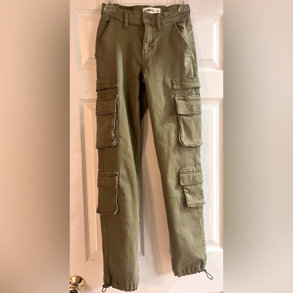 Green cargo pants